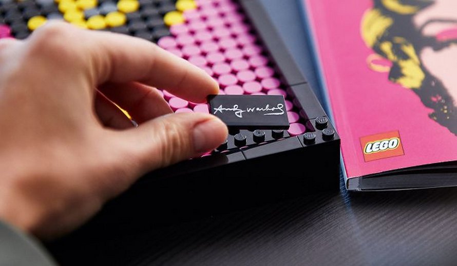 LEGO lance des affiches à assembler avec leur propre bande-son