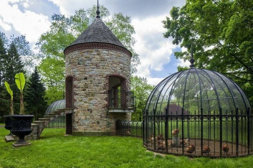 Des gens créatifs construisent de superbes poulaillers et en voici 10 parmi les plus originaux