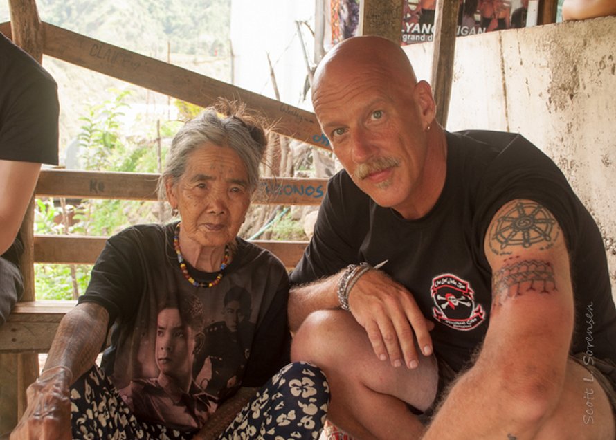 Cette femme de 103 ans est la dernière Philippine à avoir préservé l’ancienne tradition du tatouage