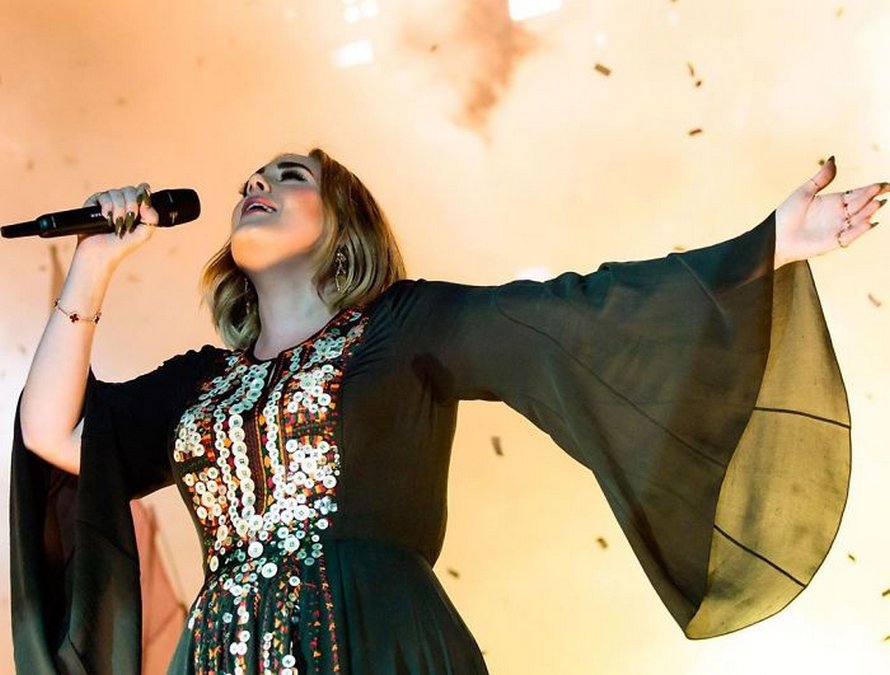 Adele est méconnaissable après une spectaculaire perte de poids de 45 kilos