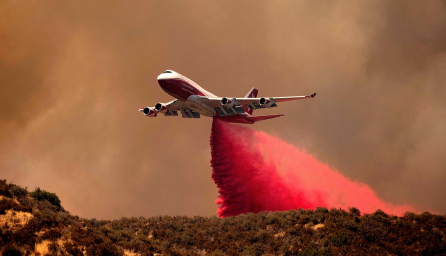 Les avions de passagers à la retraite combattent maintenant les incendies dans le monde entier