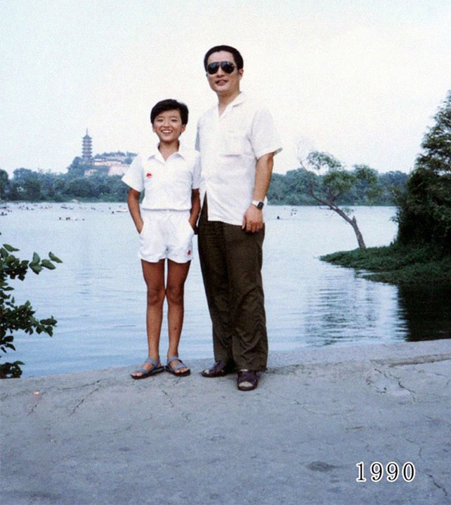 Ce père et sa fille prennent des photos annuelles au même endroit depuis 40 ans et les photos montrent à quel point le temps passe vite