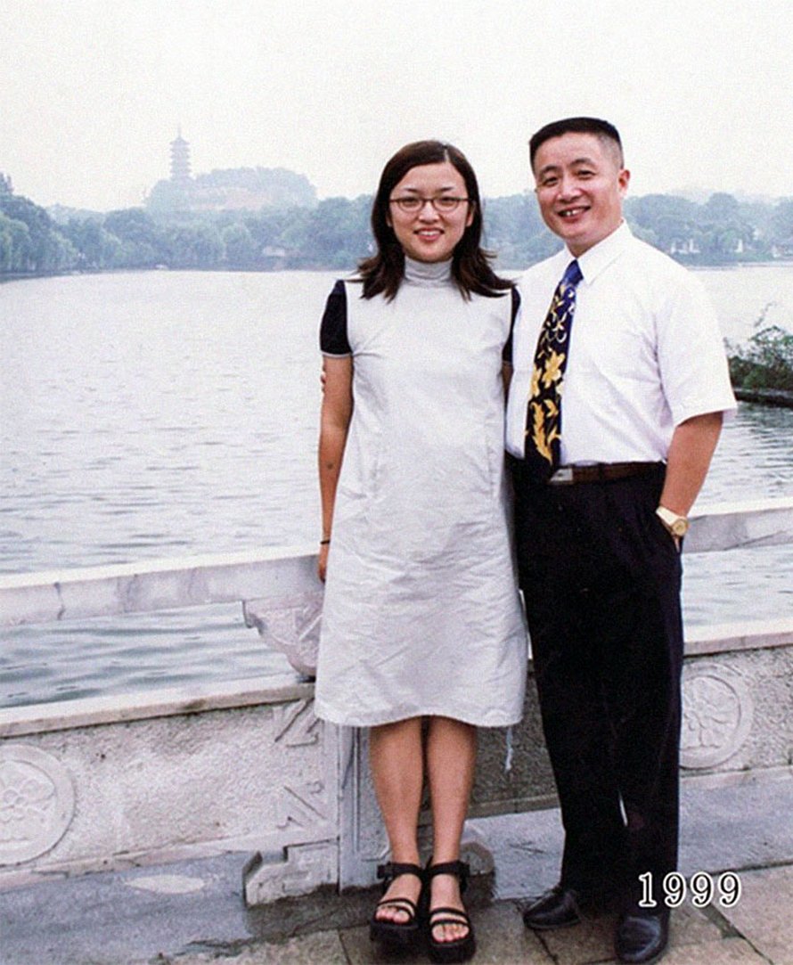 Ce père et sa fille prennent des photos annuelles au même endroit depuis 40 ans et les photos montrent à quel point le temps passe vite