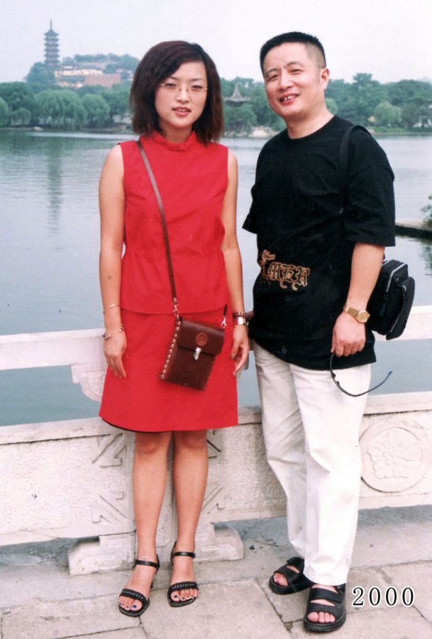 Ce père et sa fille prennent des photos annuelles au même endroit depuis 40 ans et les photos montrent à quel point le temps passe vite