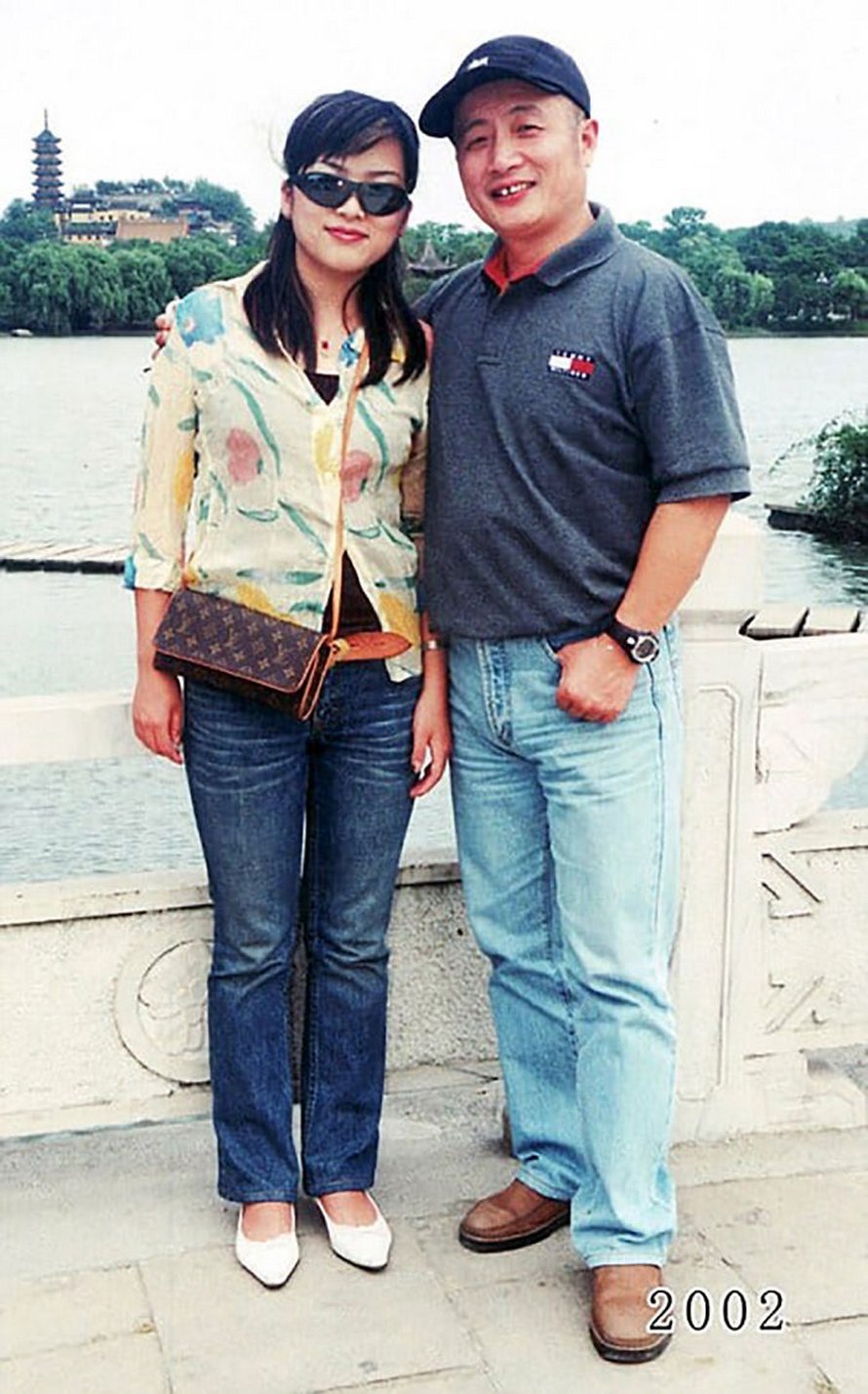 Ce père et sa fille prennent des photos annuelles au même endroit depuis 40 ans et les photos montrent à quel point le temps passe vite
