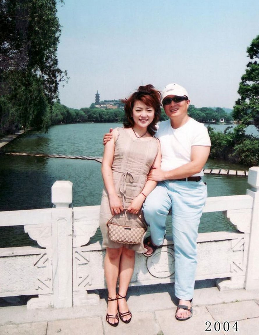 Ce père et sa fille prennent des photos annuelles au même endroit depuis 40 ans et les photos montrent à quel point le temps passe vite