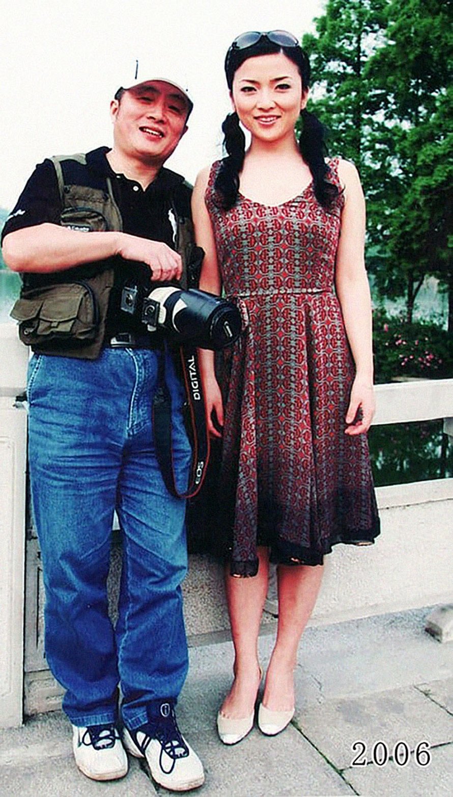 Ce père et sa fille prennent des photos annuelles au même endroit depuis 40 ans et les photos montrent à quel point le temps passe vite