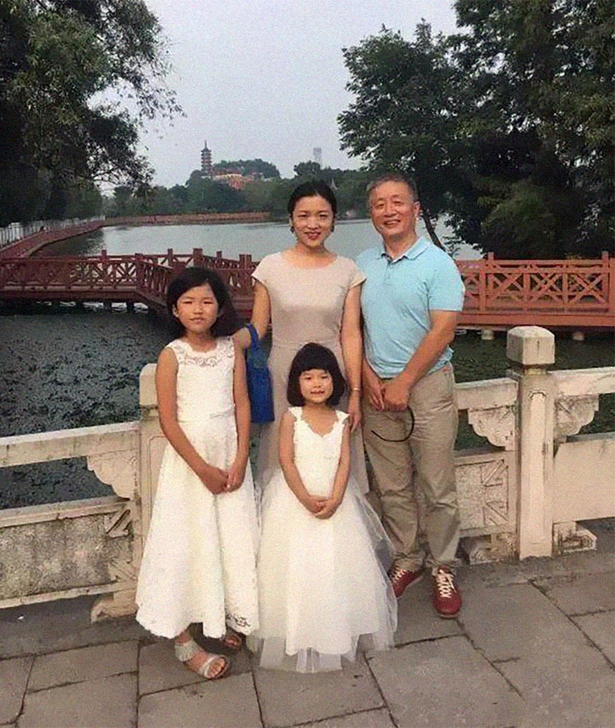 Ce père et sa fille prennent des photos annuelles au même endroit depuis 40 ans et les photos montrent à quel point le temps passe vite