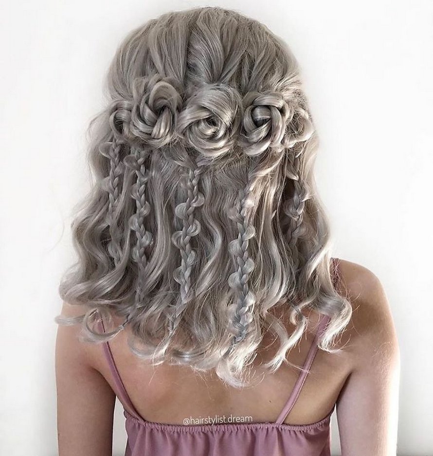 Cette adolescente allemande crée des coiffures complexes et voici ses 22 plus belles créations