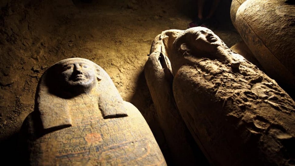 13 cercueils de 2 500 ans complètement scellés découverts en Égypte