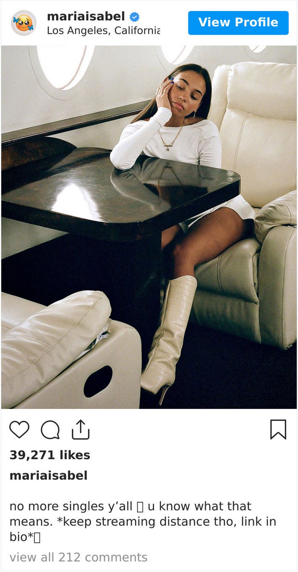 Des influenceurs utilisent des décors de studio pour donner l’impression qu’ils volent en jet privé et voici 6 exemples