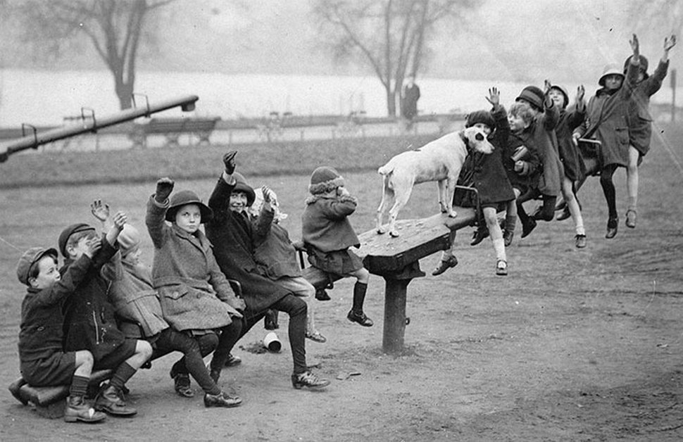 22 photos qui montrent la vie des enfants avant les smartphones, quand ils s’amusaient vraiment ! Par Janvier Doyon Enfants-jouent-avant-smartphones-017