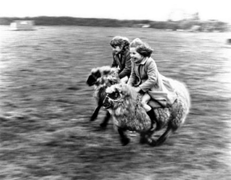 22 photos qui montrent la vie des enfants avant les smartphones, quand ils s’amusaient vraiment ! Par Janvier Doyon Enfants-jouent-avant-smartphones-022