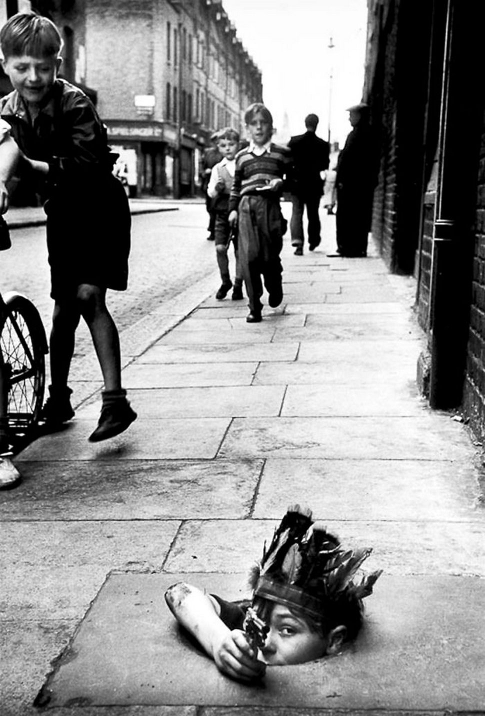 22 photos qui montrent la vie des enfants avant les smartphones, quand ils s’amusaient vraiment ! Par Janvier Doyon Enfants-jouent-avant-smartphones-025