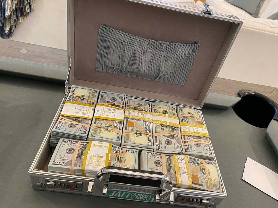 Un homme dépense 320 000 € pour des cartes Pokémon de première édition, mais il découvre qu’elles sont fausses
