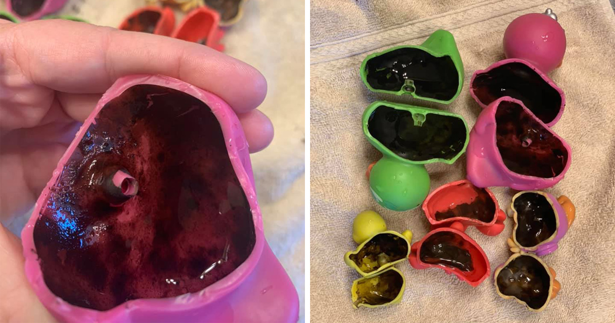 Une Mere Partage Des Photos Ecoeurantes De Moisissure Noire Dans Les Jouets De Bain De Son Fils Ipnoze