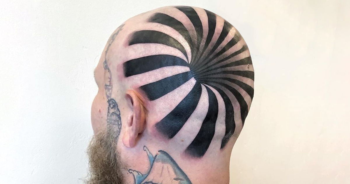 Cet incroyable tatouage 3D donne l’impression que cet homme a un trou dans la tête