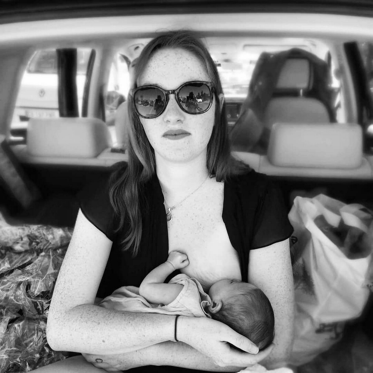Des mamans publient des photos d’elles allaitant en public pour défendre leur liberté