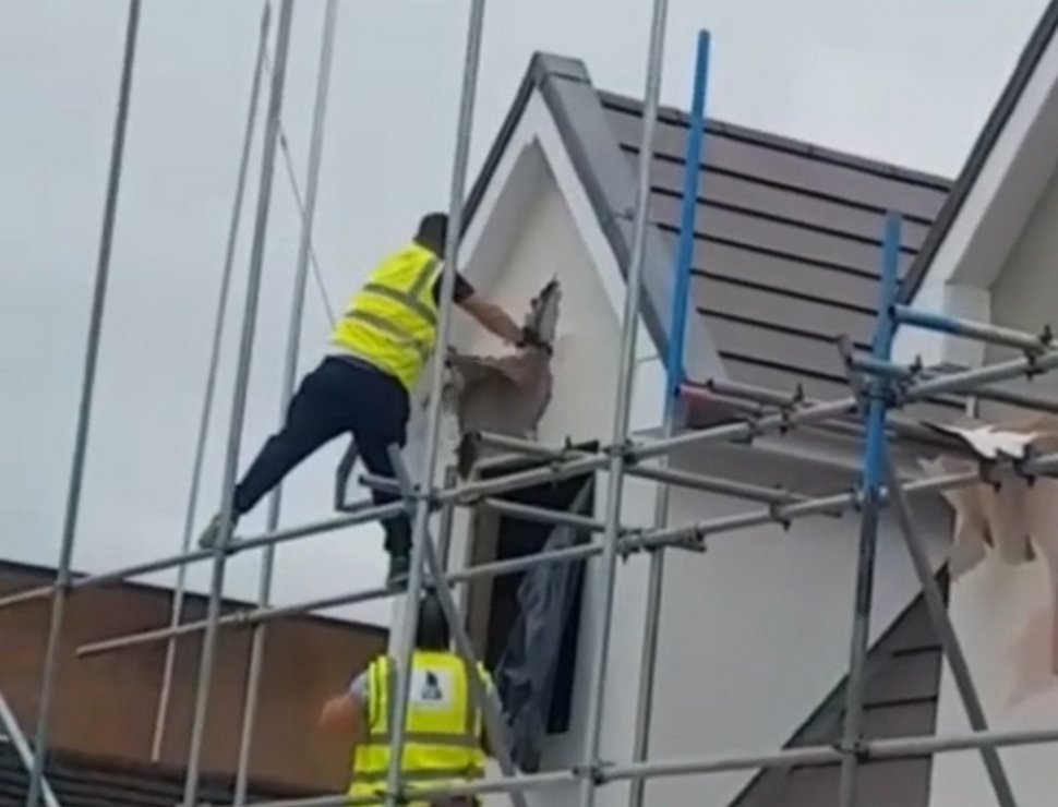 Un ouvrier furieux démolit des travaux de construction parce qu’il n’a « pas été payé »