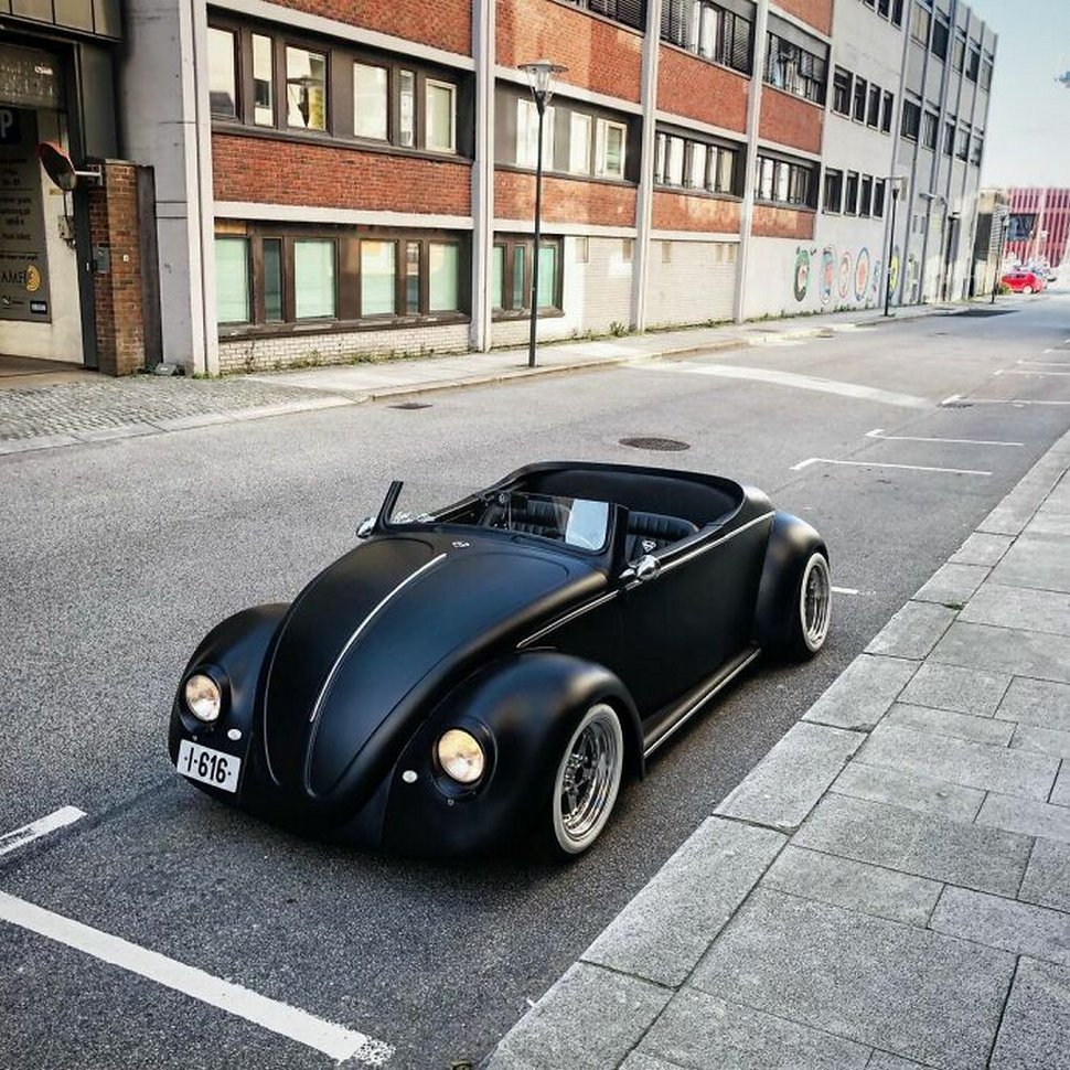 Cet homme a transformé une Volkswagen Coccinelle de 1961 en une décapotable noir mat ! Par Janvier Doyon Volkswagen-coccinelle-1961-decapotable-noir-mat-003