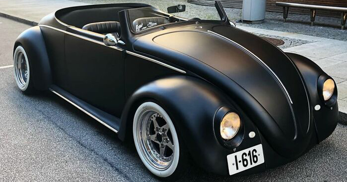 Cet homme a transformé une Volkswagen Coccinelle de 1961 en une décapotable noir mat ! Par Janvier Doyon Volkswagen-coccinelle-1961-decapotable-noir-mat