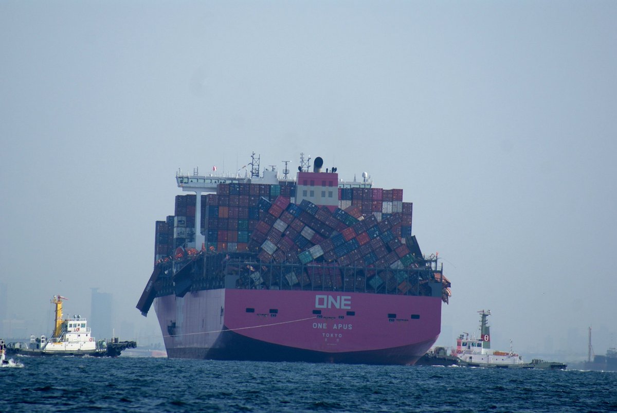 Un cargo perd près de 2&nbsp;000 conteneurs par-dessus bord lors d&#8217;une tempête
