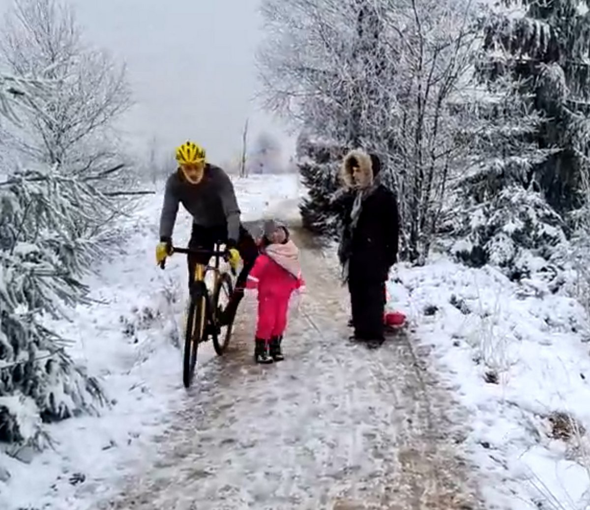 Le cycliste impatient qui a « volontairement » renversé une petite fille sur le chemin refuse de s’excuser