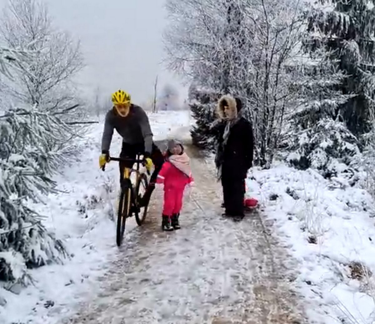 Le cycliste impatient qui a « volontairement » renversé une petite fille sur le chemin refuse de s’excuser