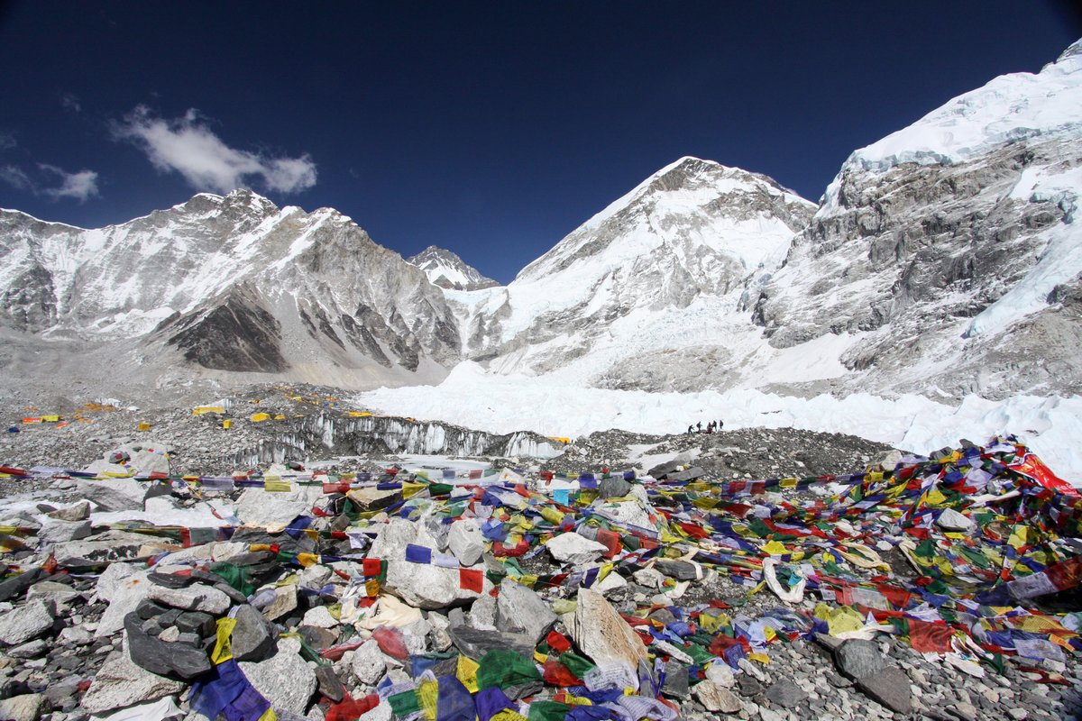 Cette alpiniste française a organisé un nettoyage massif de l’Everest et a nettoyé 8,5 tonnes de déchets