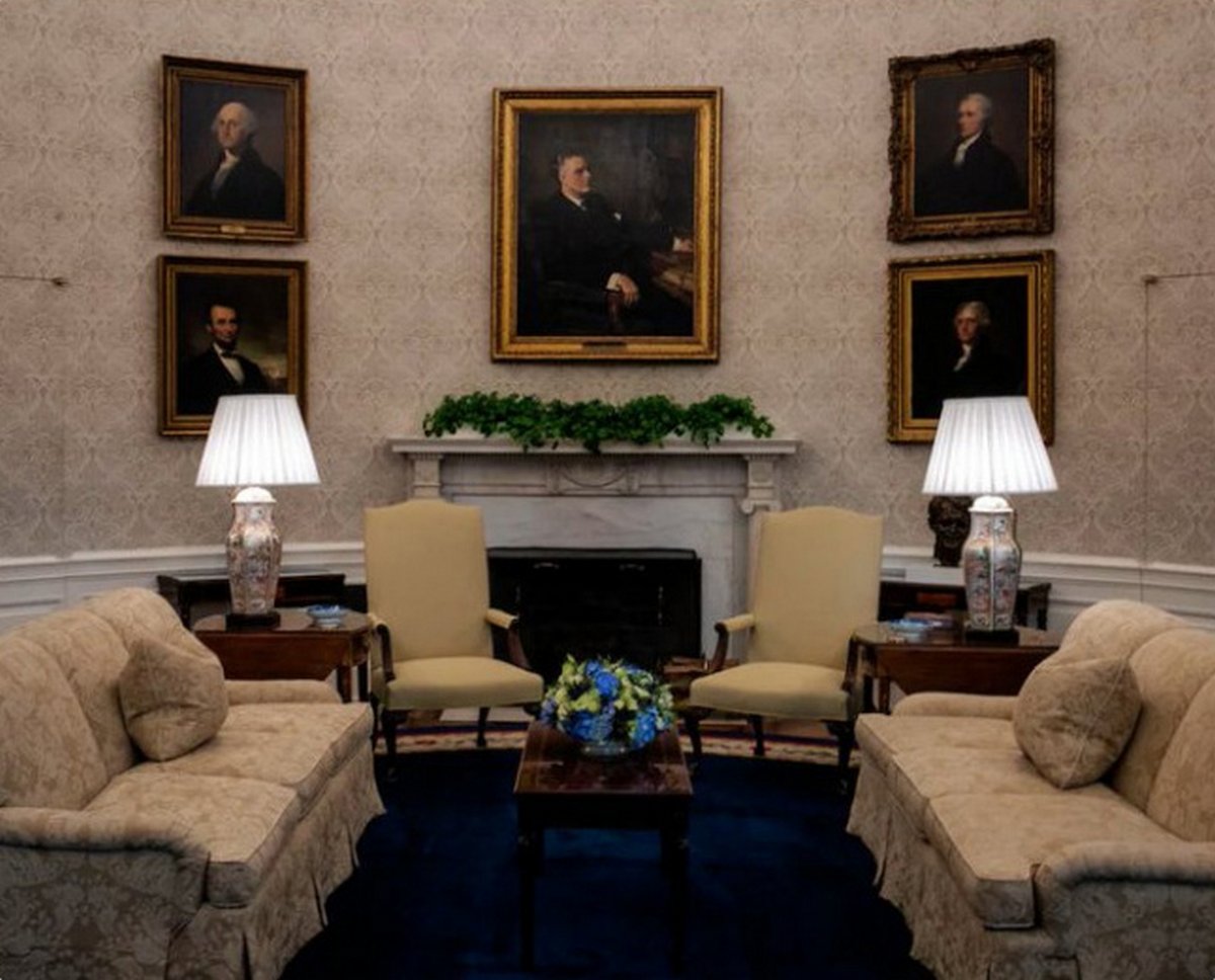 18 photos qui montrent les différences entre le Bureau ovale de Biden et celui de Trump