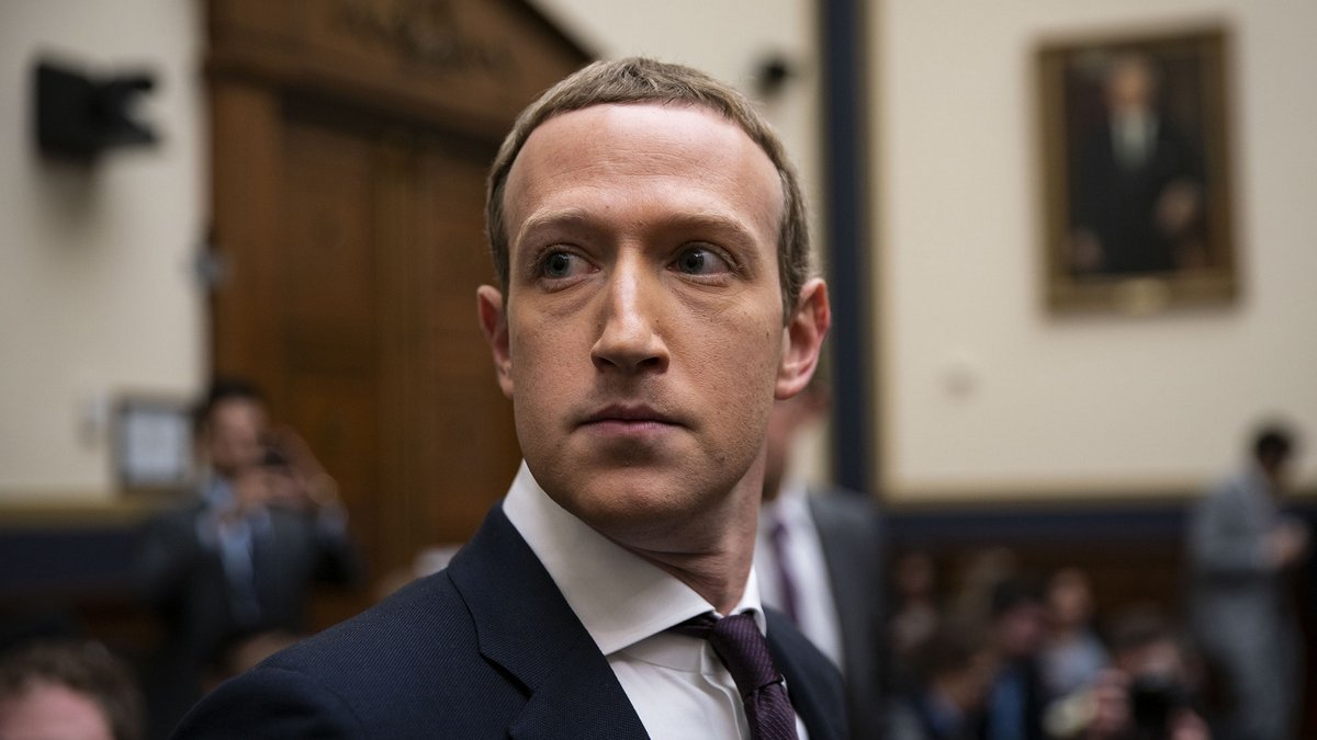 Mark Zuckerberg vient de bloquer indéfiniment les comptes Facebook et Instagram de Donald Trump pour incitation à la violence