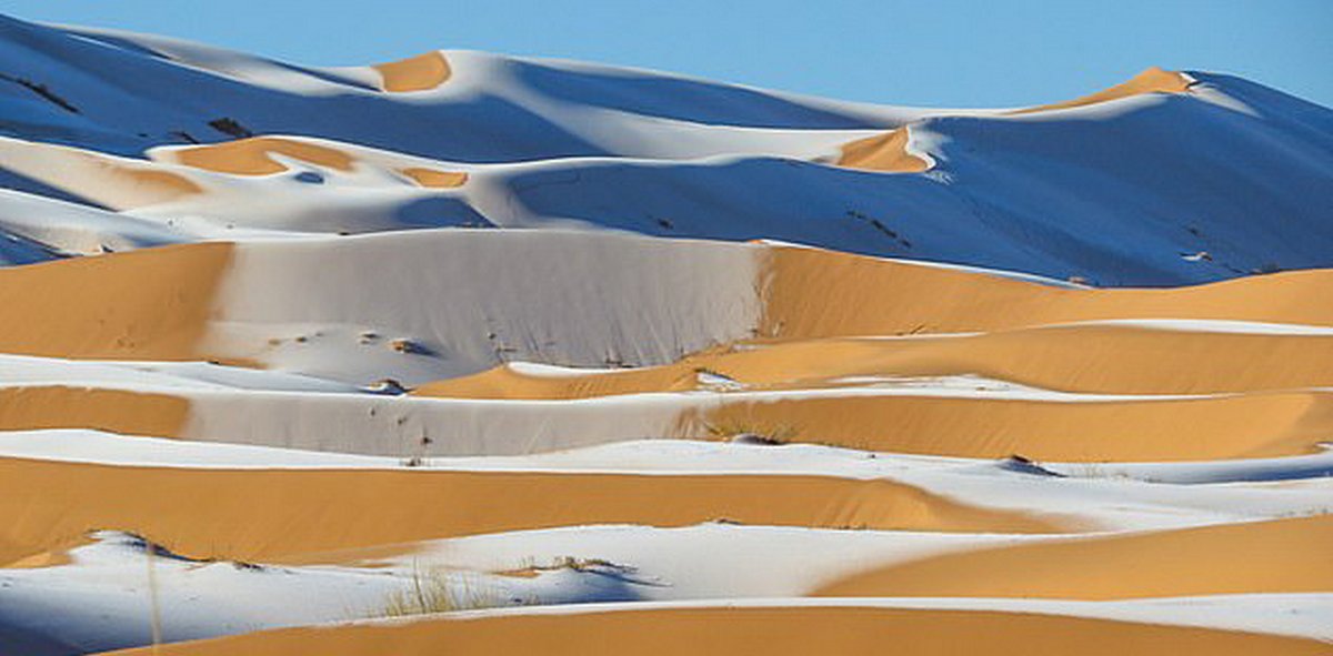 Des flocons de neige sont tombés sur le désert du Sahara et les photos sont à couper le souffle