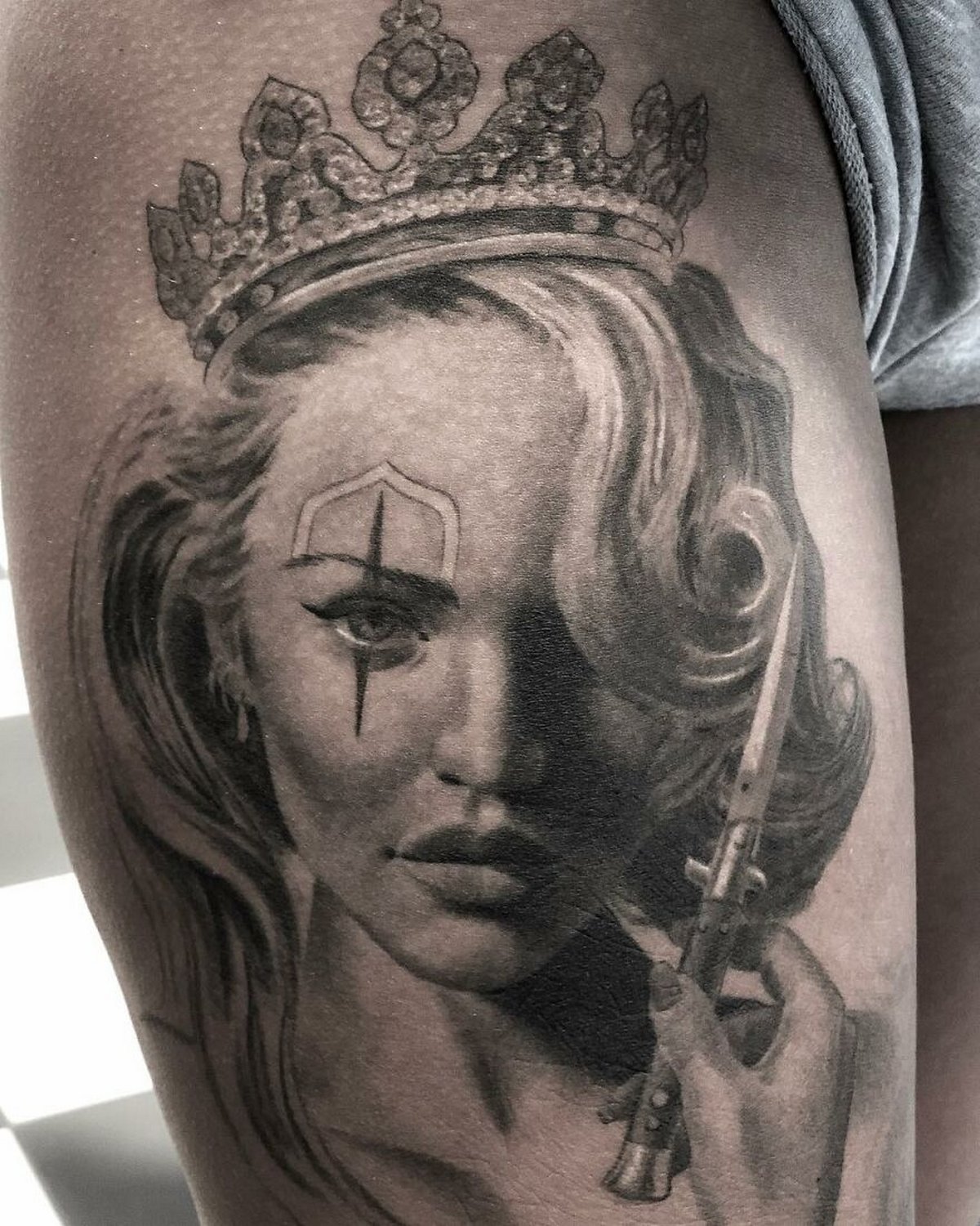 22 tatouages fascinants par un artiste suédois spécialisé dans le réalisme noir et gris ! Par Karine Larcher (Ipnoze) Tatouages-realistes-noir-gris-mrtstucklife-020