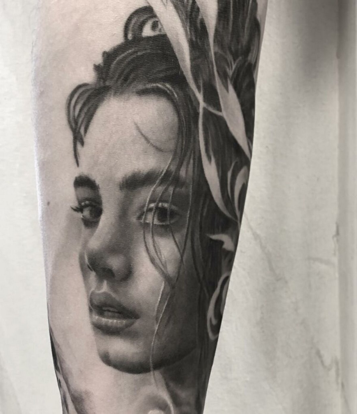 22 tatouages fascinants par un artiste suédois spécialisé dans le réalisme noir et gris ! Par Karine Larcher (Ipnoze) Tatouages-realistes-noir-gris-mrtstucklife-029