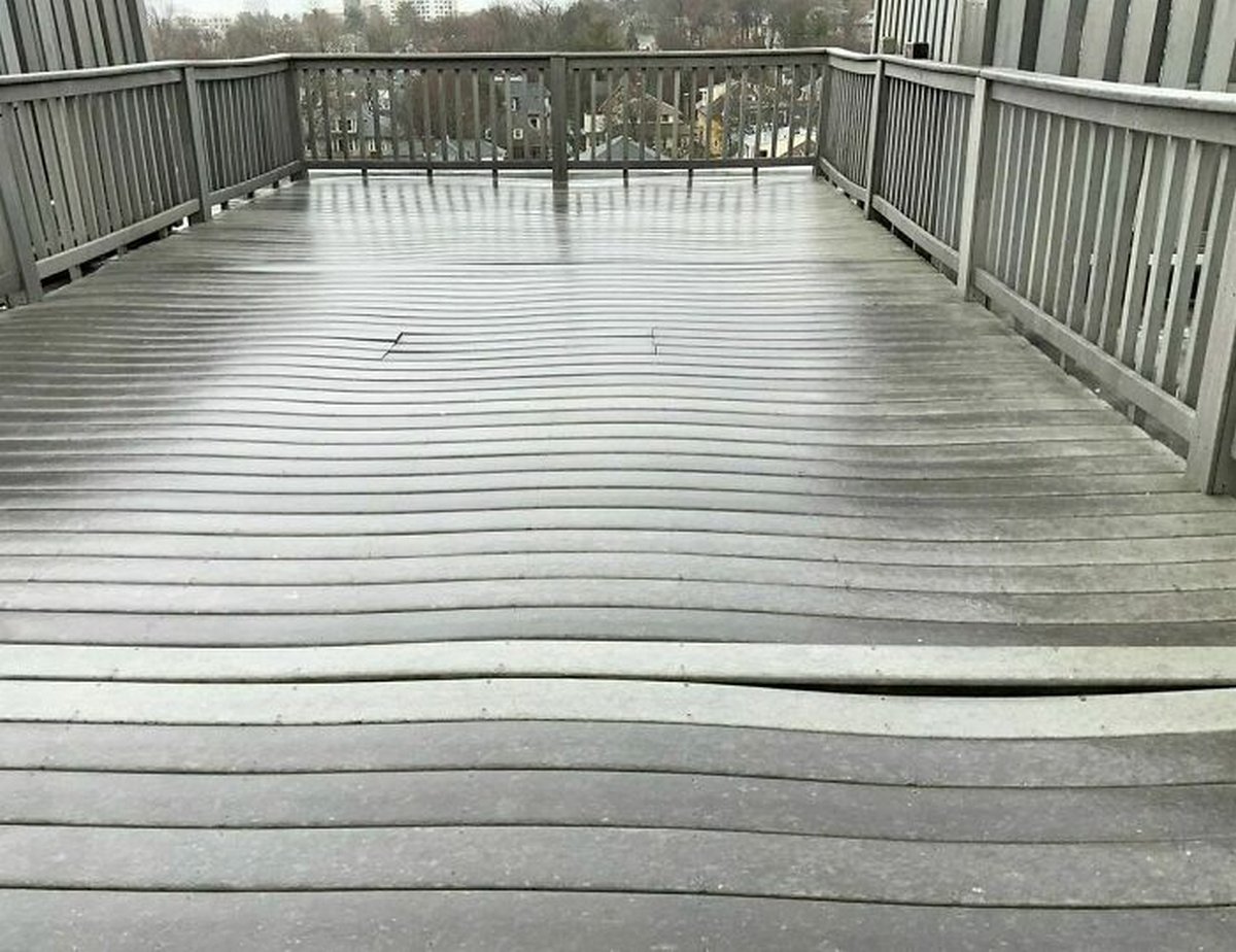 Ces inspecteurs de maisons ont découvert des choses si étranges qu’ils n’ont pu s’empêcher de prendre une photo