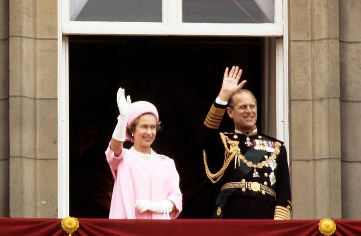 Voici des photos de la vie du prince Philip qui est décédé ce matin à l’âge de 99 ans