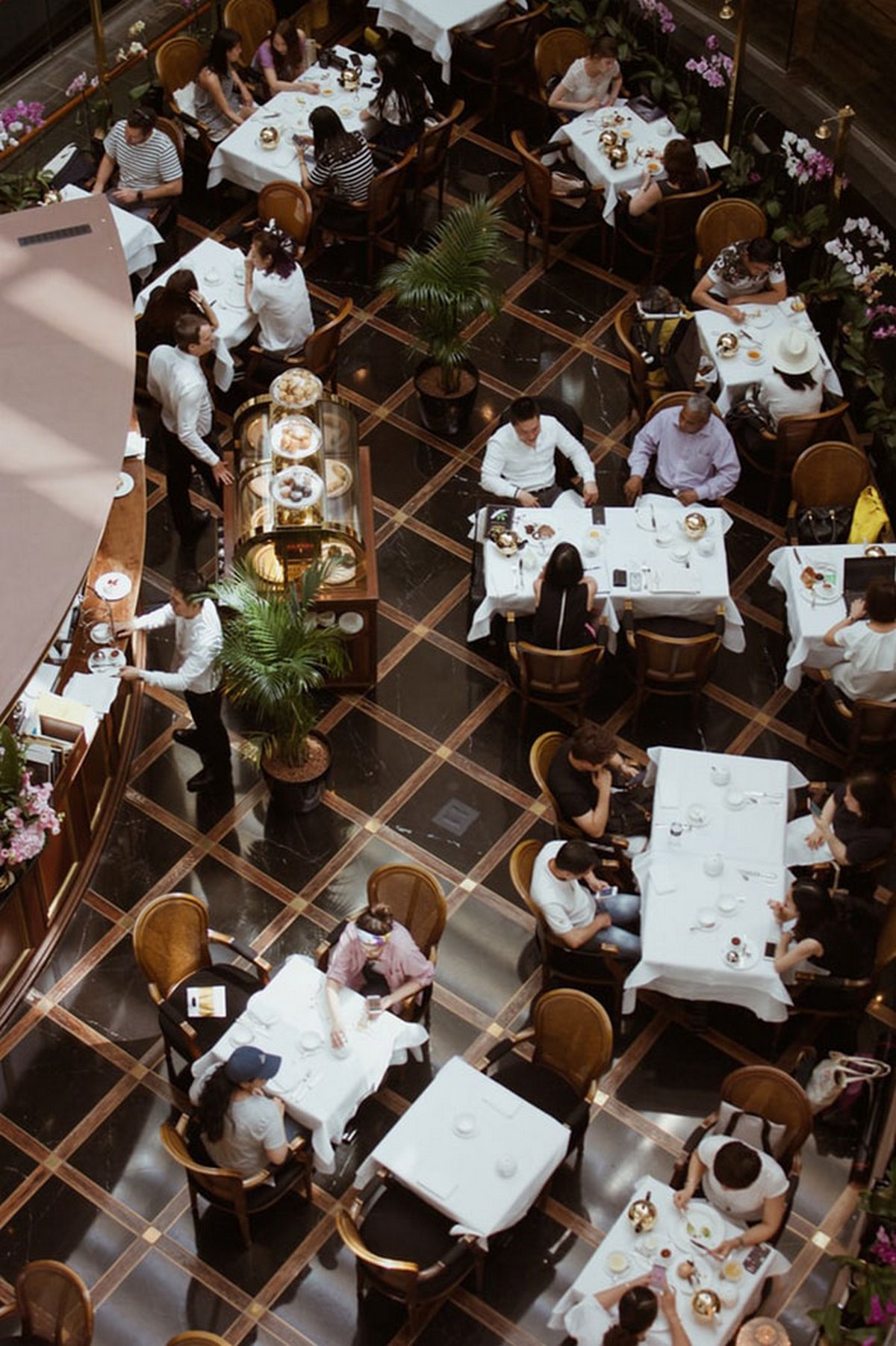 Ces chefs révèlent les « signaux d’alerte » des restaurants qui indiquent que vous devriez manger ailleurs