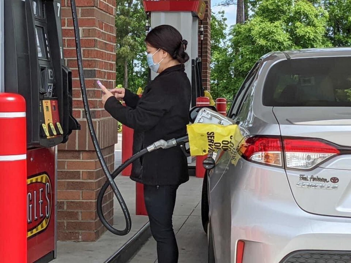 Ces photos montrent des Américains paniqués par la « pénurie d’essence » qu’ils ont créée eux-mêmes
