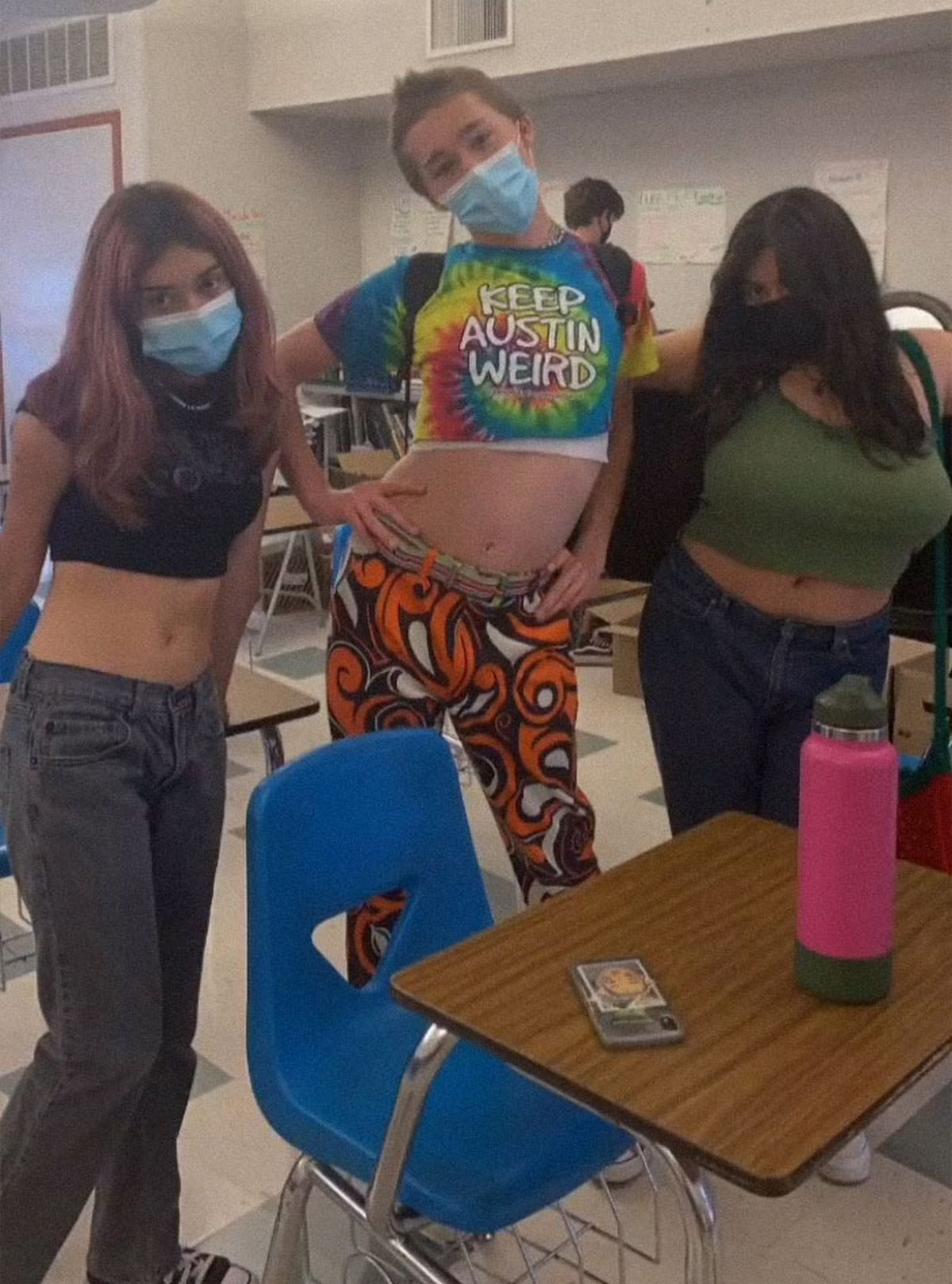 Des adolescentes dénoncent le code vestimentaire « sexiste » de leur école et leur protestation devient virale