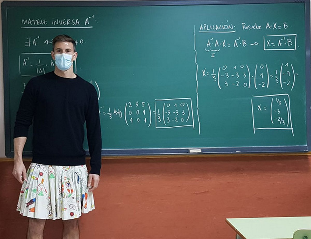 Des enseignants portent des jupes en classe pour protester contre le renvoi d’un élève qui en portait une