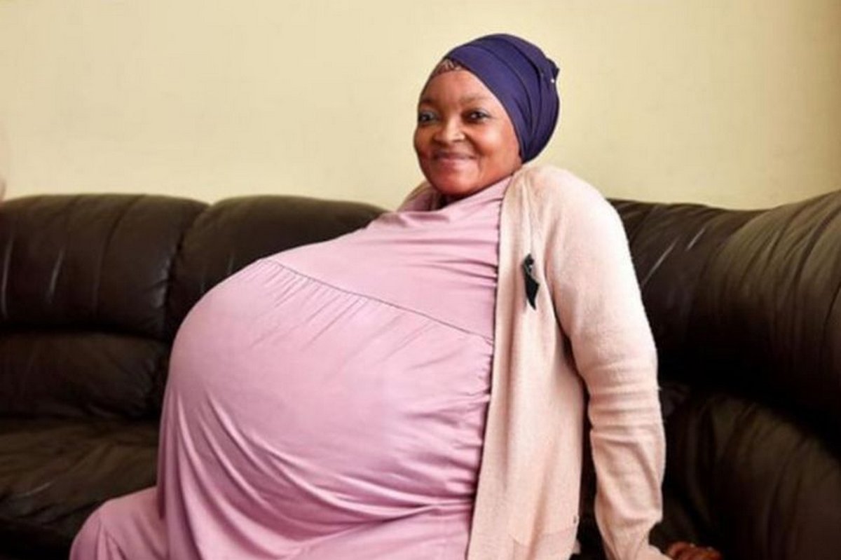 Cette femme a « battu le record du monde » après avoir donné naissance à 10 bébés