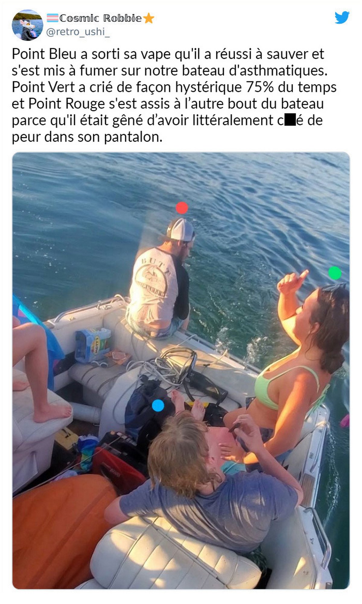 Des homophobes en détresse nagent vers le bateau des personnes LGBT qu’ils venaient de harceler après l’explosion de leur propre bateau