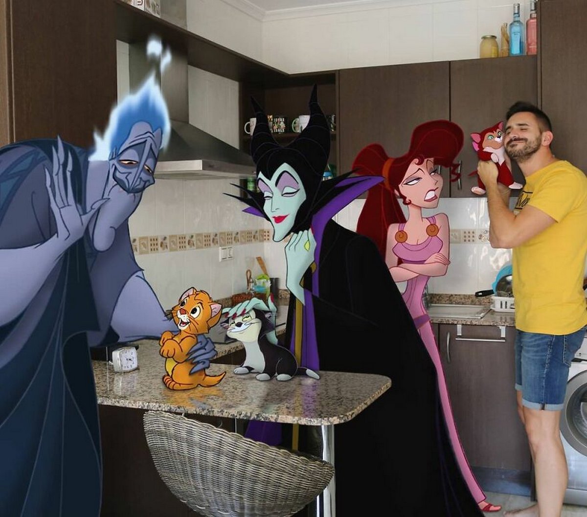 Cet homme continue d’insérer des personnages Disney dans ses photos et on dirait qu’ils s’amusent comme des fous