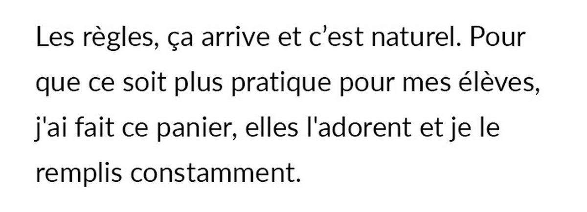 Une collègue reproche à un enseignant de garder un panier rempli de tampons et de serviettes hygiéniques pour ses élèves