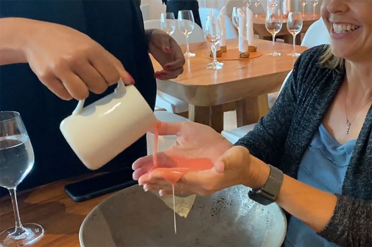 Ces gens auraient préféré avoir des assiettes et des verres au lieu de ces désastres