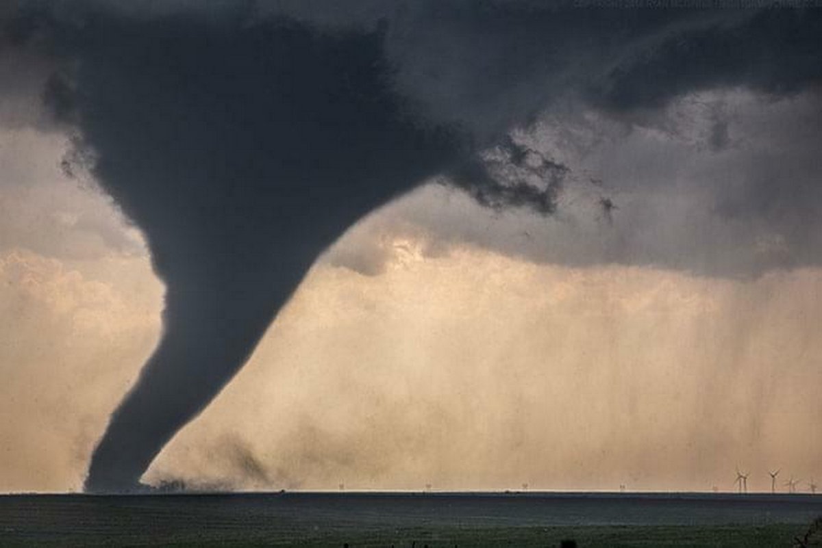 Ces photos de choses énormes vont faire peur aux personnes souffrant de mégalophobie ! Par Janvier Doyon Peur-grandes-choses-megalophobie-037