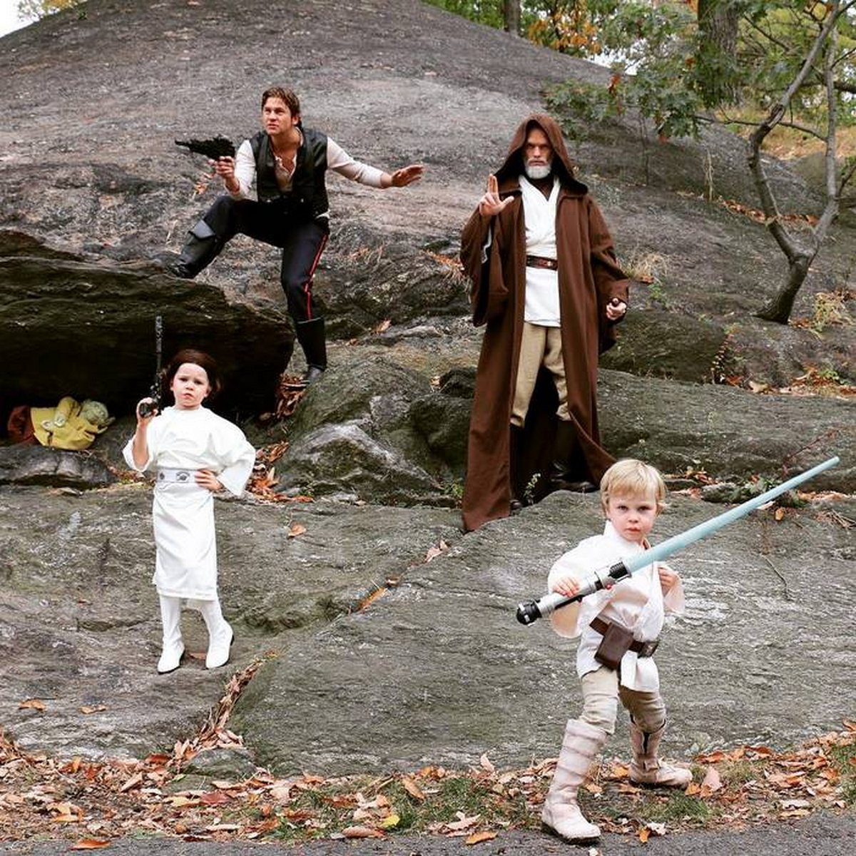 Depuis 2011, Neil Patrick Harris présente les costumes d’Halloween de sa famille et cette année, ils ont mis le paquet