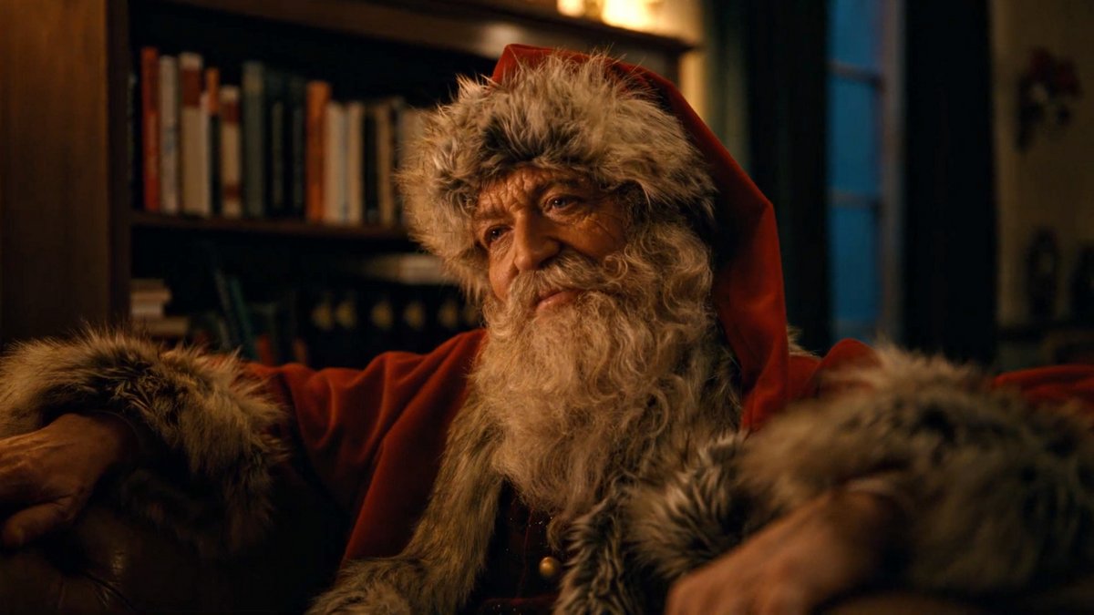 Le père Noël trouve un petit ami dans cette nouvelle publicité de Noël pleine d’émotion