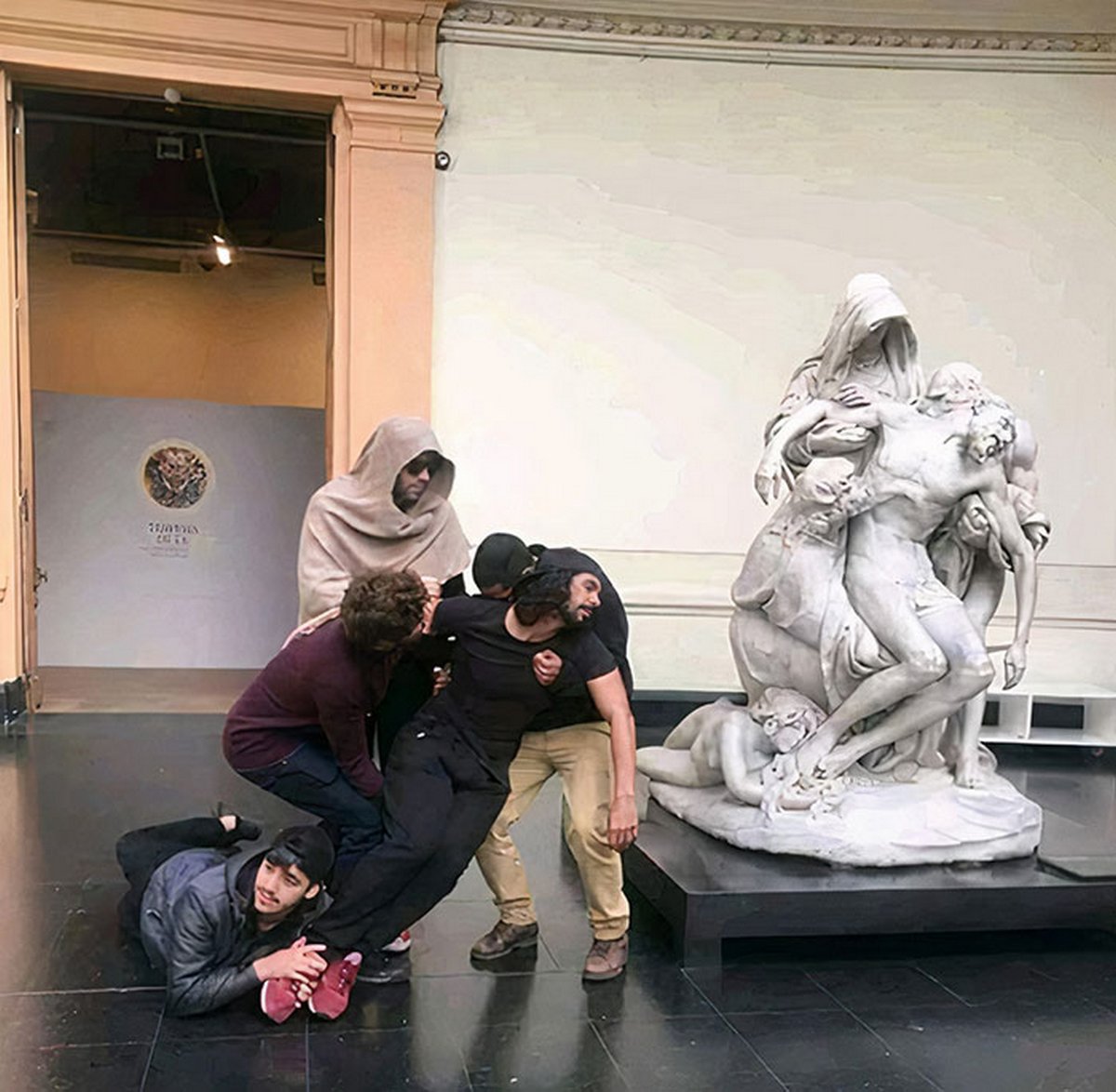 Ces gens ont décidé de s’amuser dans des musées et des galeries d’art