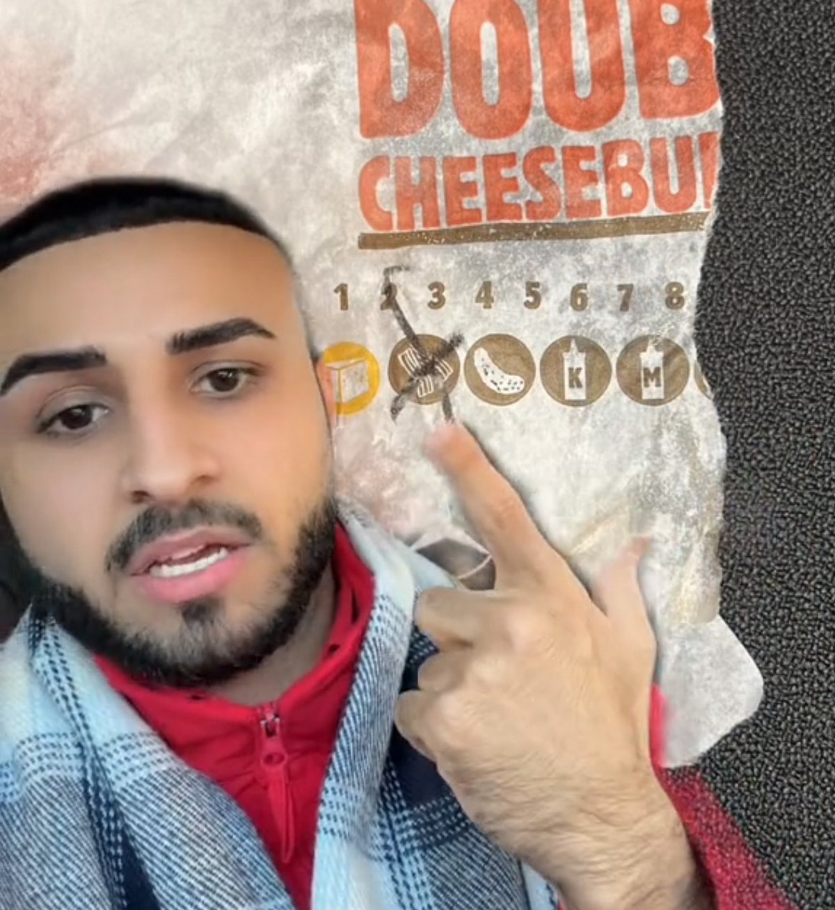 Un musulman a « vomi pendant des jours » après avoir mangé un repas de Burger King « bourré de bacon » par mégarde